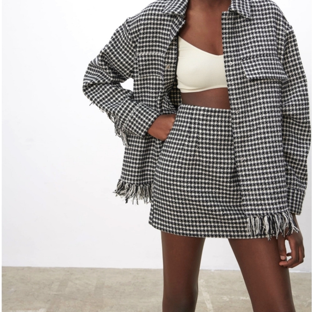 NWT. ZARA. TEXTURED WEAVE MINI SKIRT